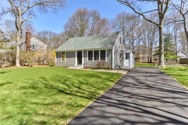 50 Woodridge Rd, Sandwich, MA 02537