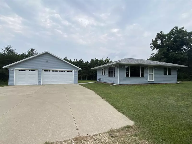 2517 6th Ave, Grand Marsh, WI 53936