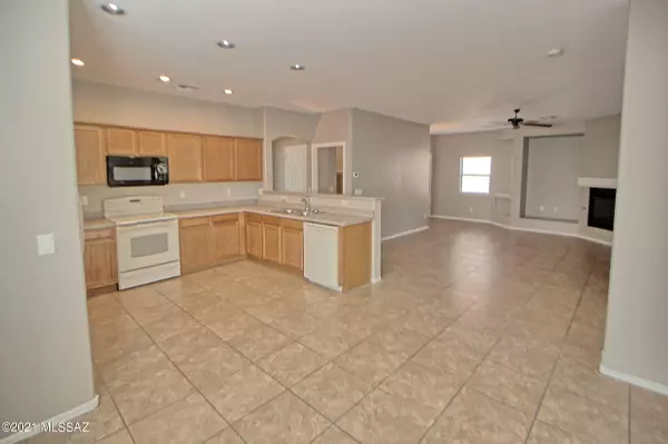 Sahuarita, AZ 85629,172 E Corte Rancho Encanto