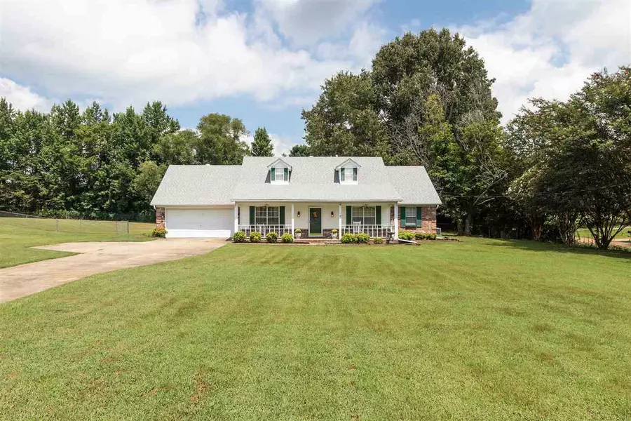 20 KYLLIE DR, Millington, TN 38053