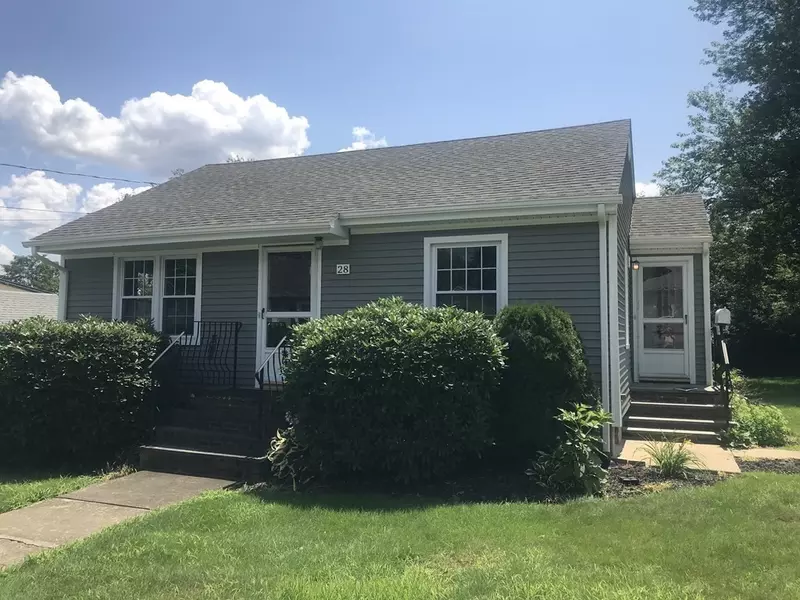 28 Bourne Road, Swansea, MA 02777