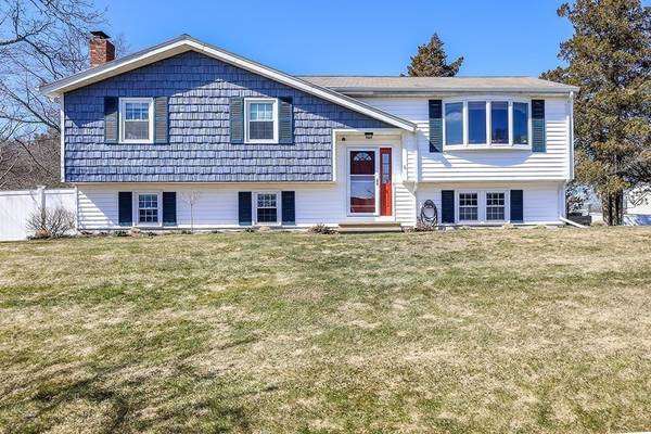 6 White Way, Stoughton, MA 02072