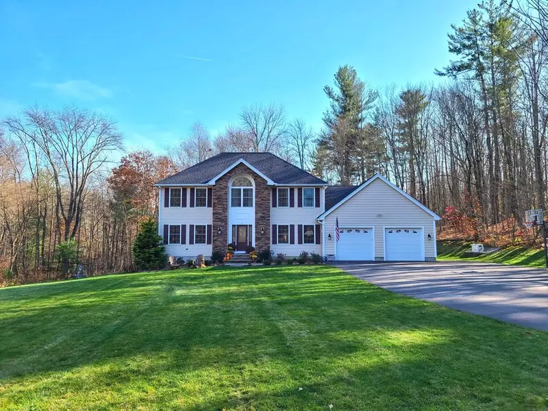 10 Blackford Drive, Atkinson, NH 03811