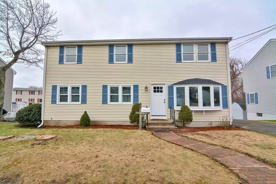 8 Sheffield Dr, Peabody, MA 01960