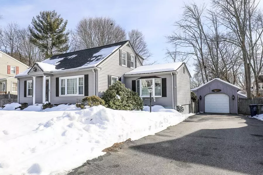 17 Elise Ave, Dracut, MA 01826