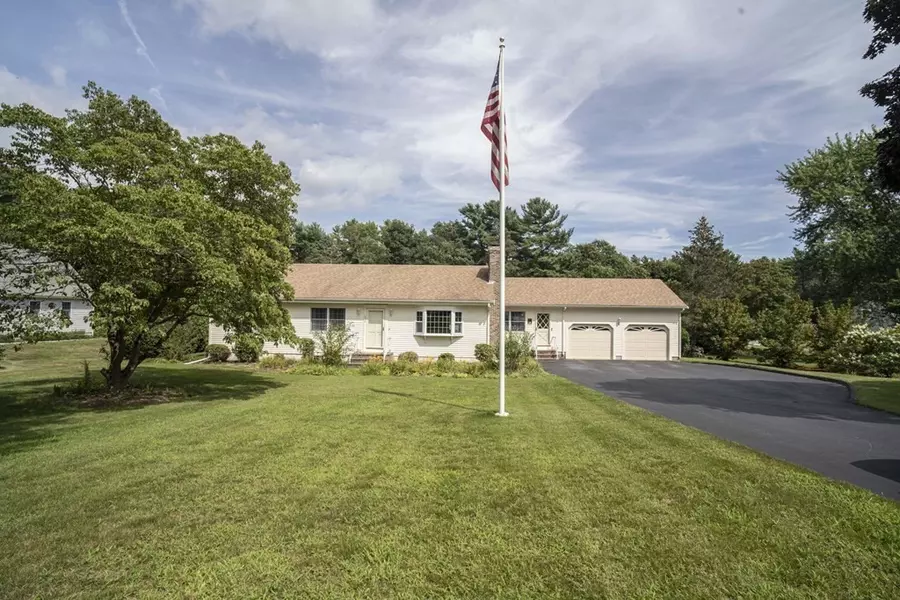 632 Middle Road, Acushnet, MA 02743