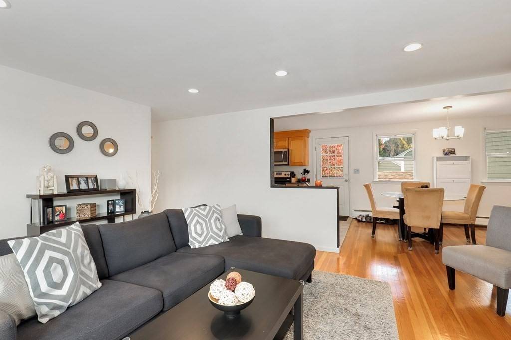 Wakefield, MA 01880,18 Griffen Dr