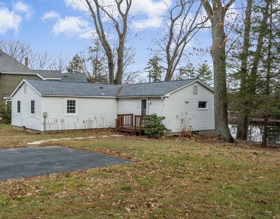 Sturbridge, MA 01566,14 Cedar Lake Dr