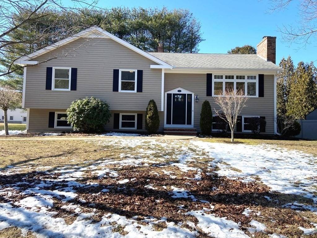 Dartmouth, MA 02747,25 Strathmore Road