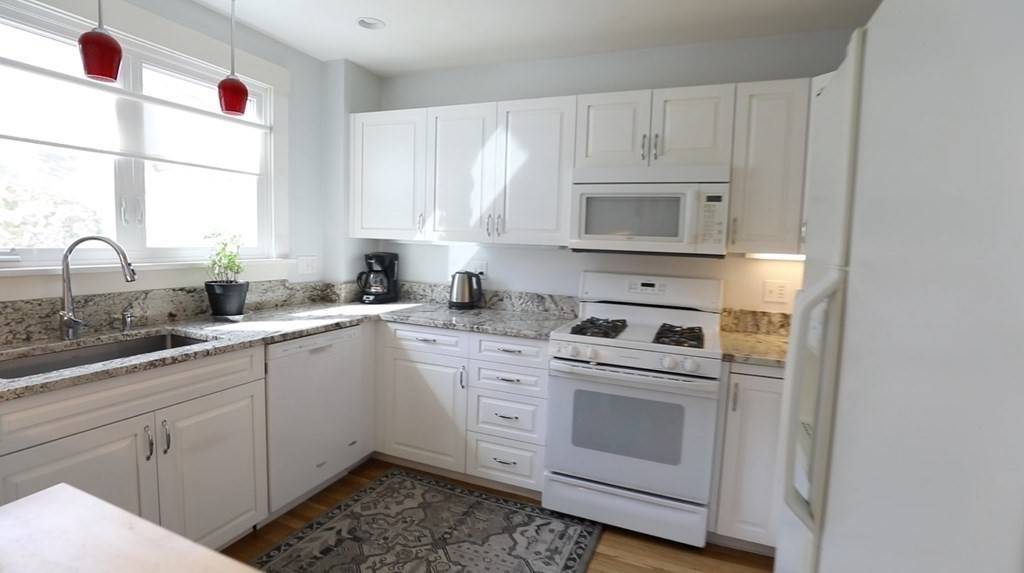 Newton, MA 02461,63 Canterbury Rd