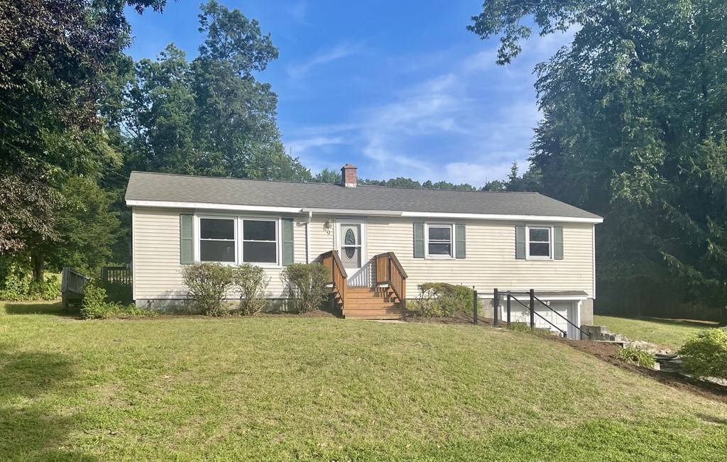 9 Maria Dr, Westfield, MA 01085