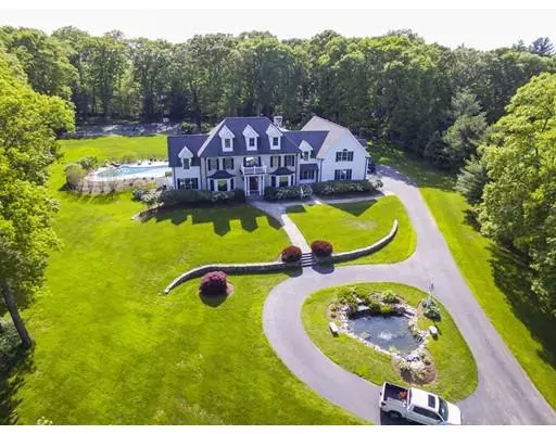 8 Grand Hill Dr, Dover, MA 02030