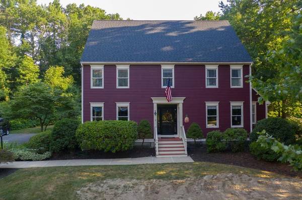 12 Butch Songin Cir, Walpole, MA 02071