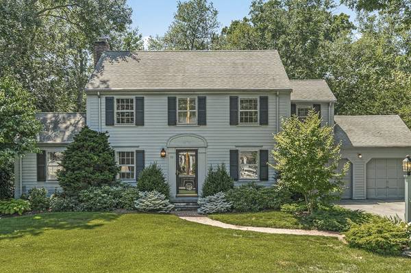 23 Meadowbrook Road, Wellesley, MA 02482