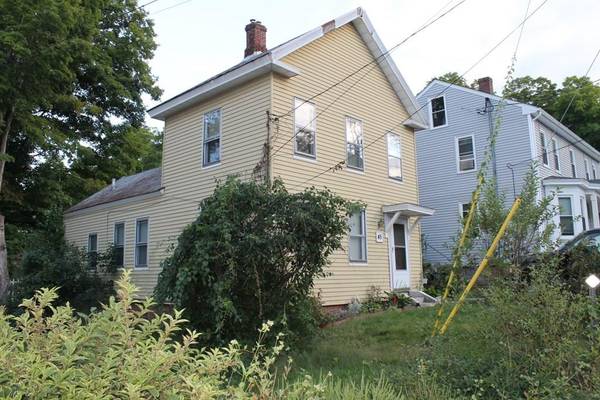 45 Maple St, Warren, MA 01083