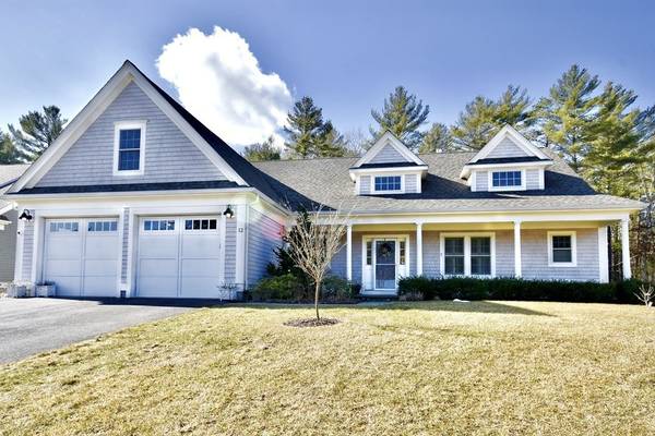 12 Fieldstone Dr, Mattapoisett, MA 02739