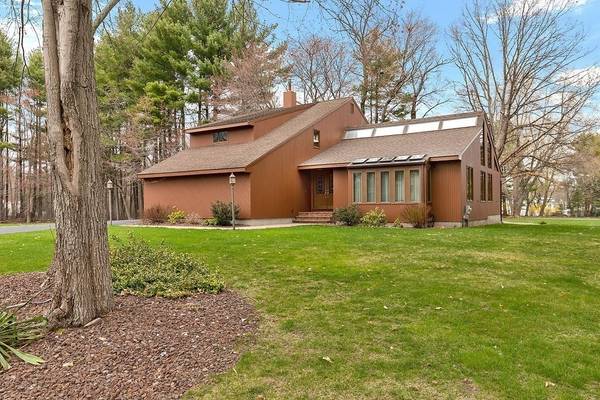 35 Cox Ln, Methuen, MA 01844