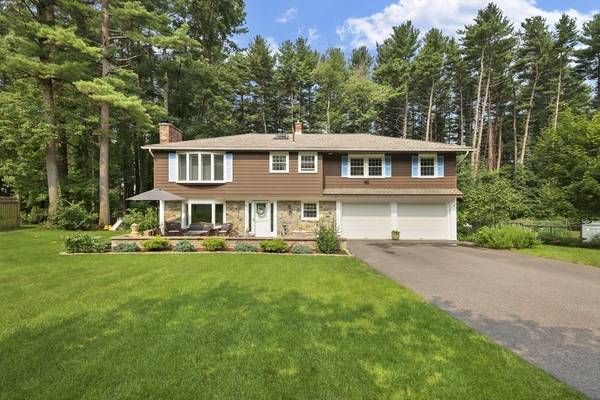 40 Ledgewood Rd, Framingham, MA 01701