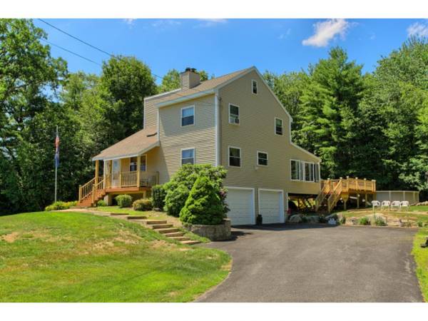 9 Michael CIR, Sandown, NH 03873