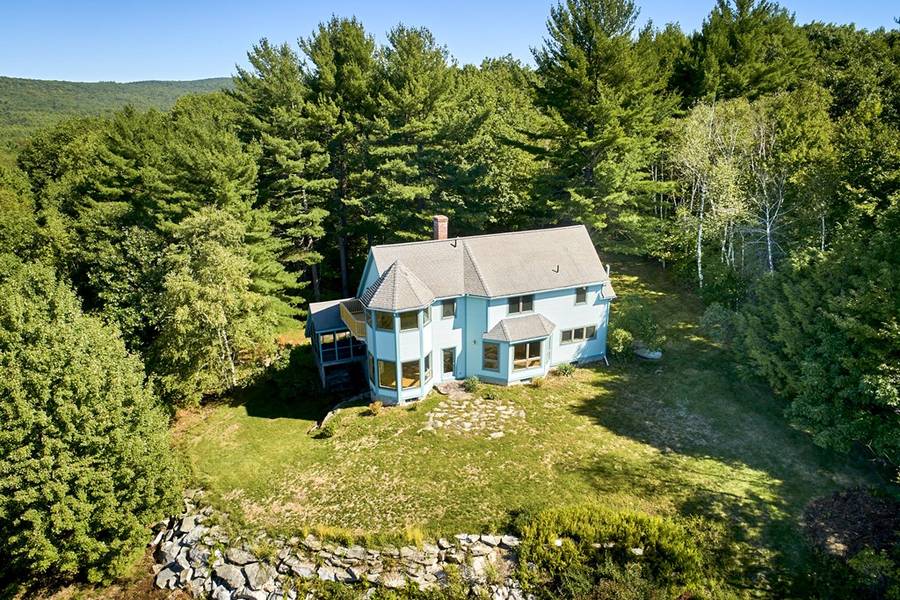 25 Laurel Hill, Leverett, MA 01054