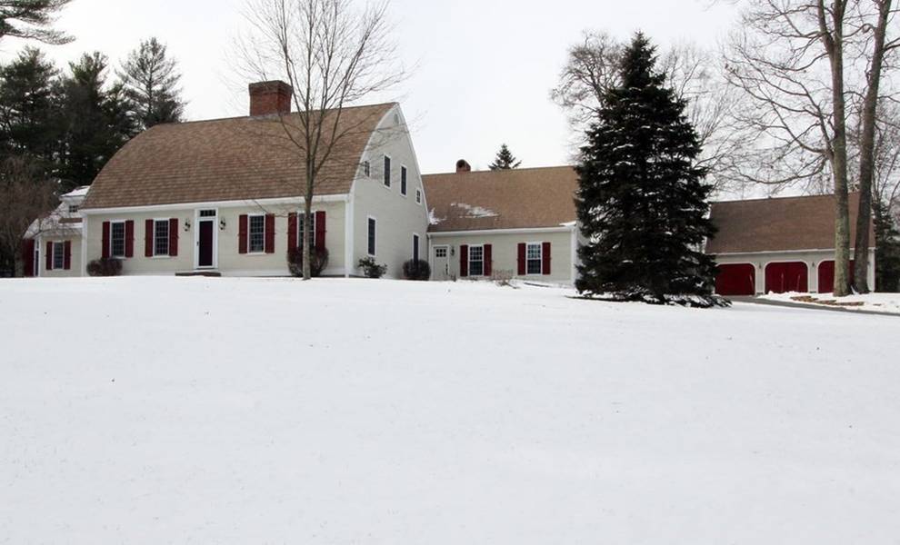 70 Pickens Street, Lakeville, MA 02347