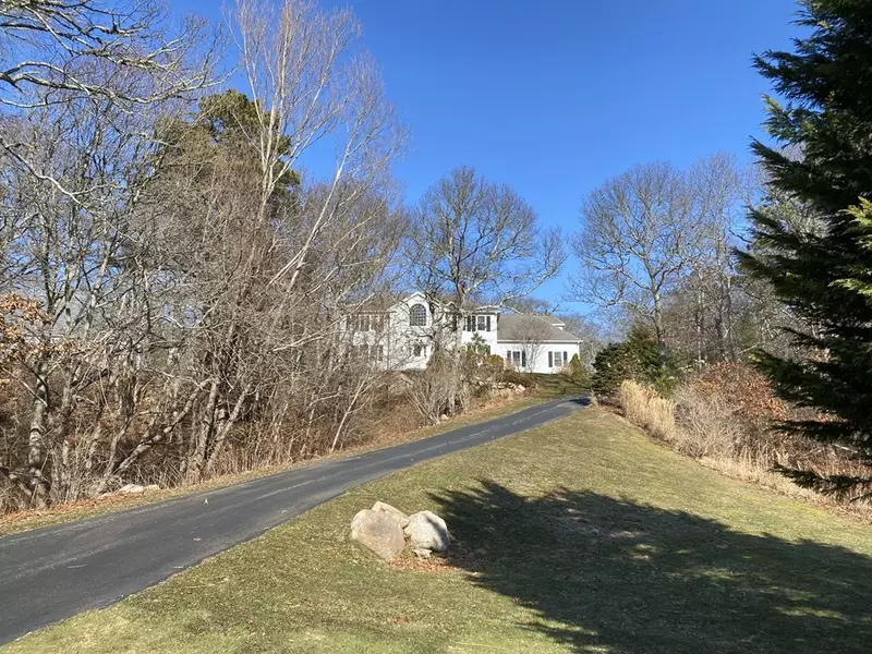 141 Cairn Ridge, Falmouth, MA 02536