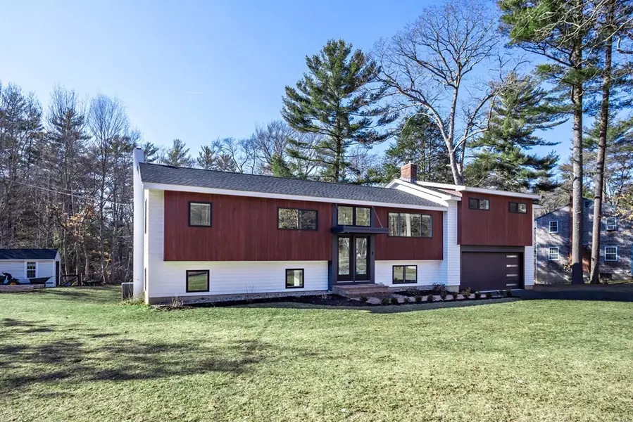 106 Old Pine Drive, Hanson, MA 02341