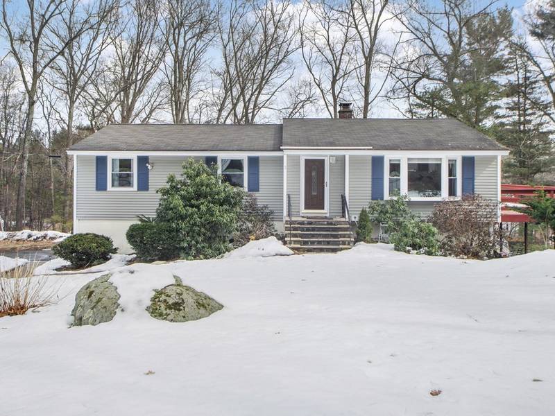 3 Stillwater Dr, Chelmsford, MA 01824