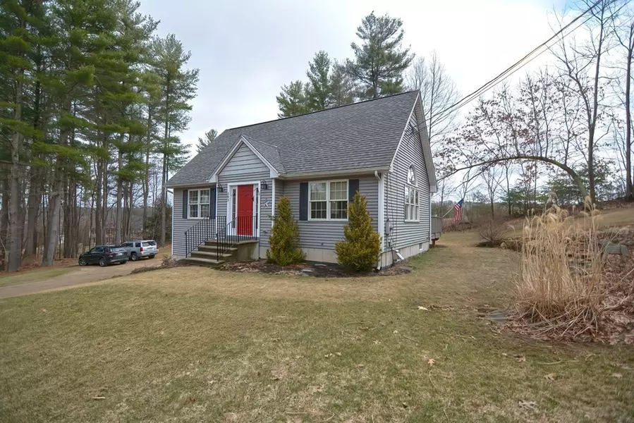 283 Oakham Rd, Barre, MA 01005