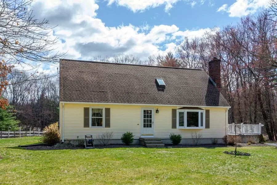 39 Autumn Ln, Belchertown, MA 01007