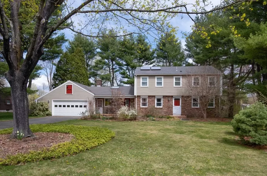 20 Sheerman Ln, Amherst, MA 01002