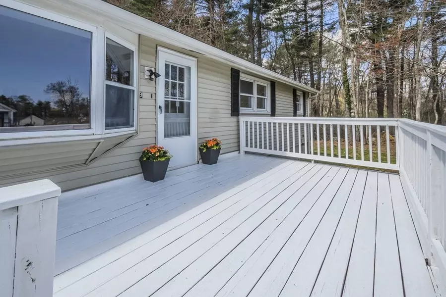 9 Willow Road, Holbrook, MA 02343