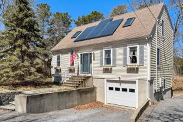 6 Gilbert Ln, Harwich, MA 02646