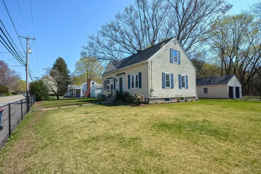 213 Newman Ave, Seekonk, MA 02771