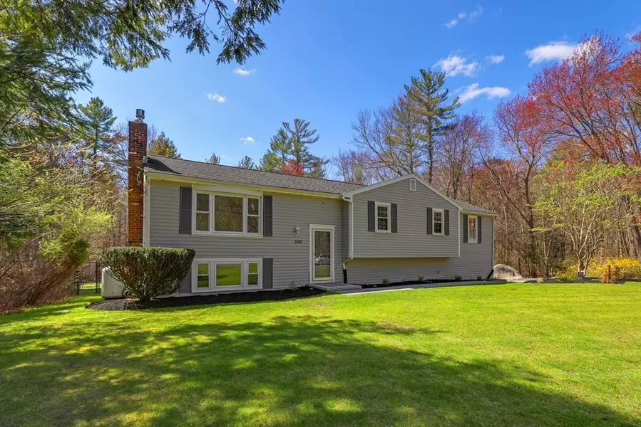 240 Old Farm Rd, Hanover, MA 02339