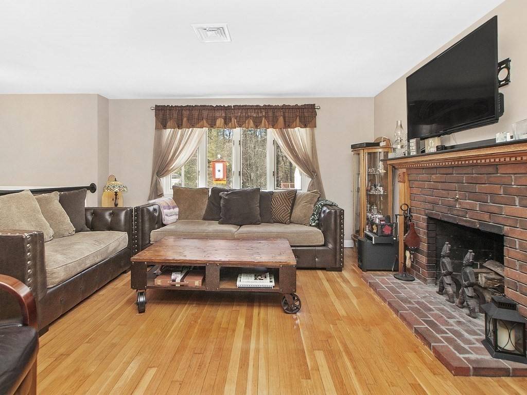 Billerica, MA 01821,8 Ferren Dr