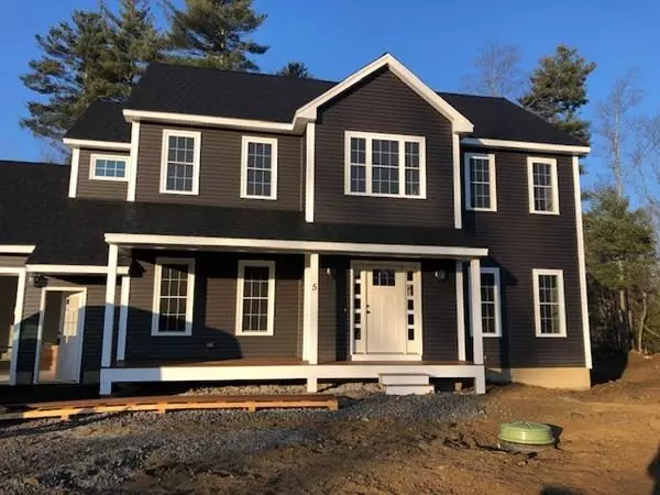 5 Meredith Way, Sturbridge, MA 01518