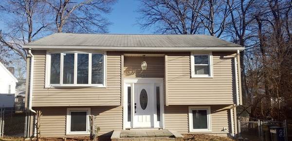 21 Edgewood Road, Holbrook, MA 02343