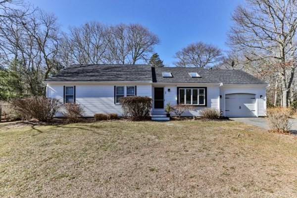 33 Moon Compass Ln, Sandwich, MA 02563