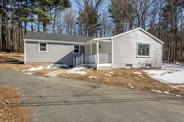 Charlton, MA 01507,49 Harrington Road