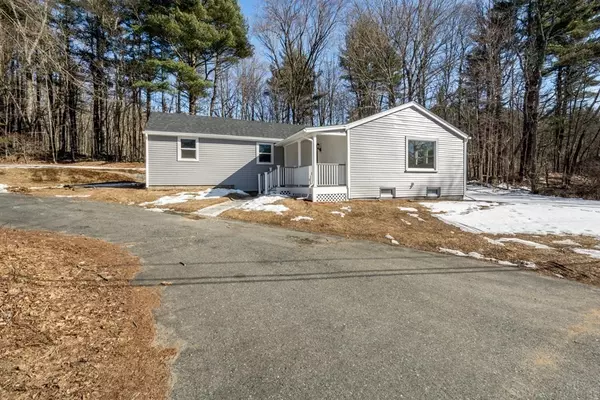 Charlton, MA 01507,49 Harrington Road