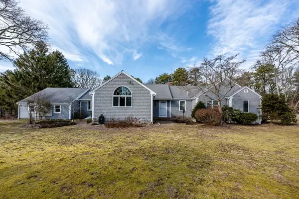 23 Russell Dr, Harwich, MA 02645