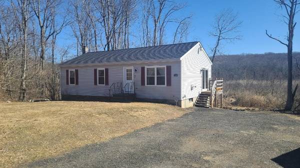 750 Town Farm Rd, Warren, MA 01083