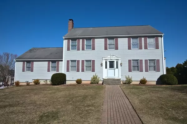 8 Sparrow Rd, Stoughton, MA 02072