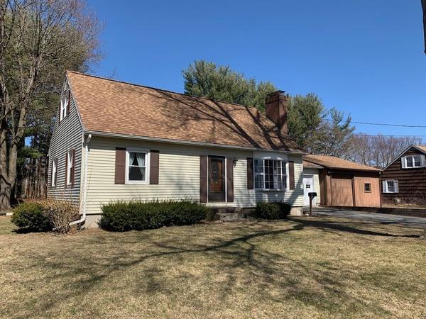 11 Captain Lathrop Drive, Deerfield, MA 01373