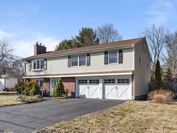 7 Angelica Drive, Framingham, MA 01701