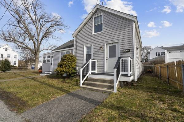 40 Brown St, East Providence, RI 02914