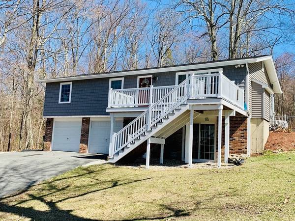 35 Summit St, Belchertown, MA 01007