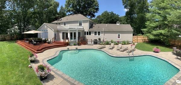 75 Thornberry Rd, Winchester, MA 01890