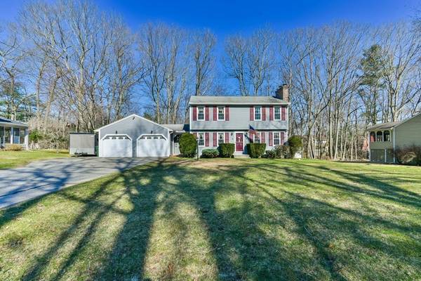 9 Cardinal Dr, Dudley, MA 01571